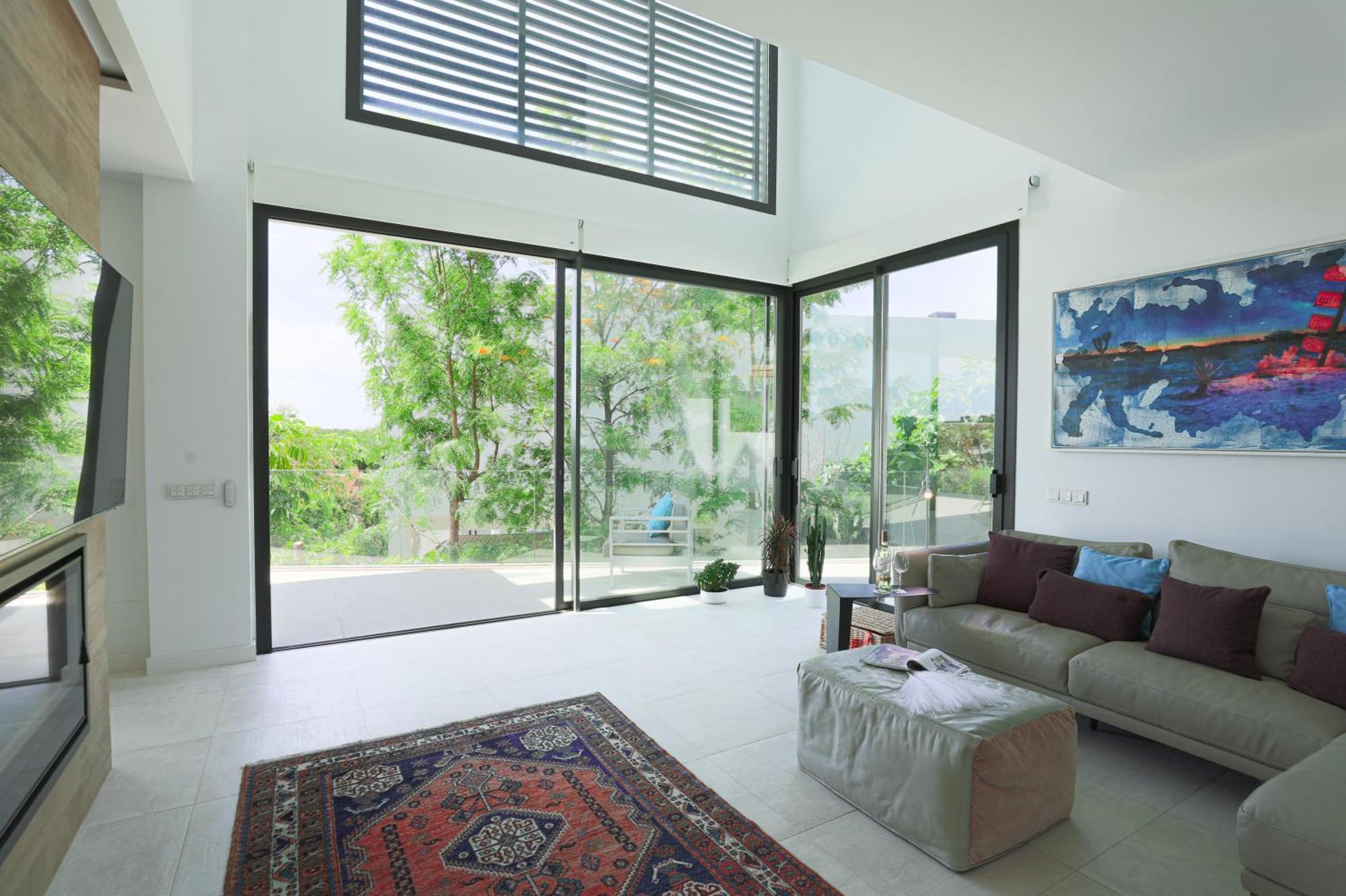 R14 Modern With Fantastic Sea Views Apartment