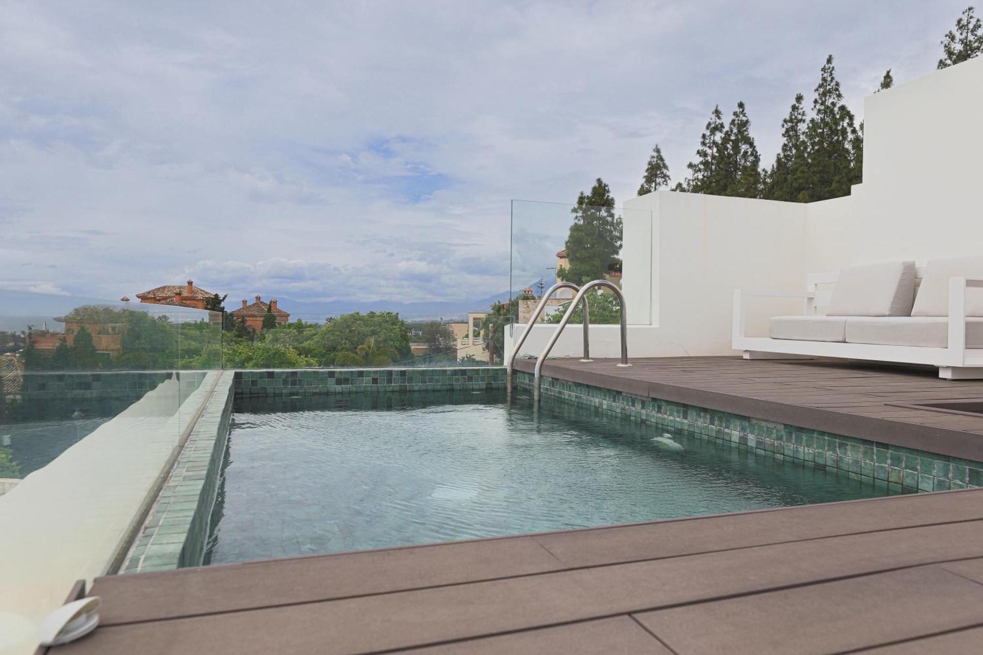 R14 Modern With Fantastic Sea Views Apartment *