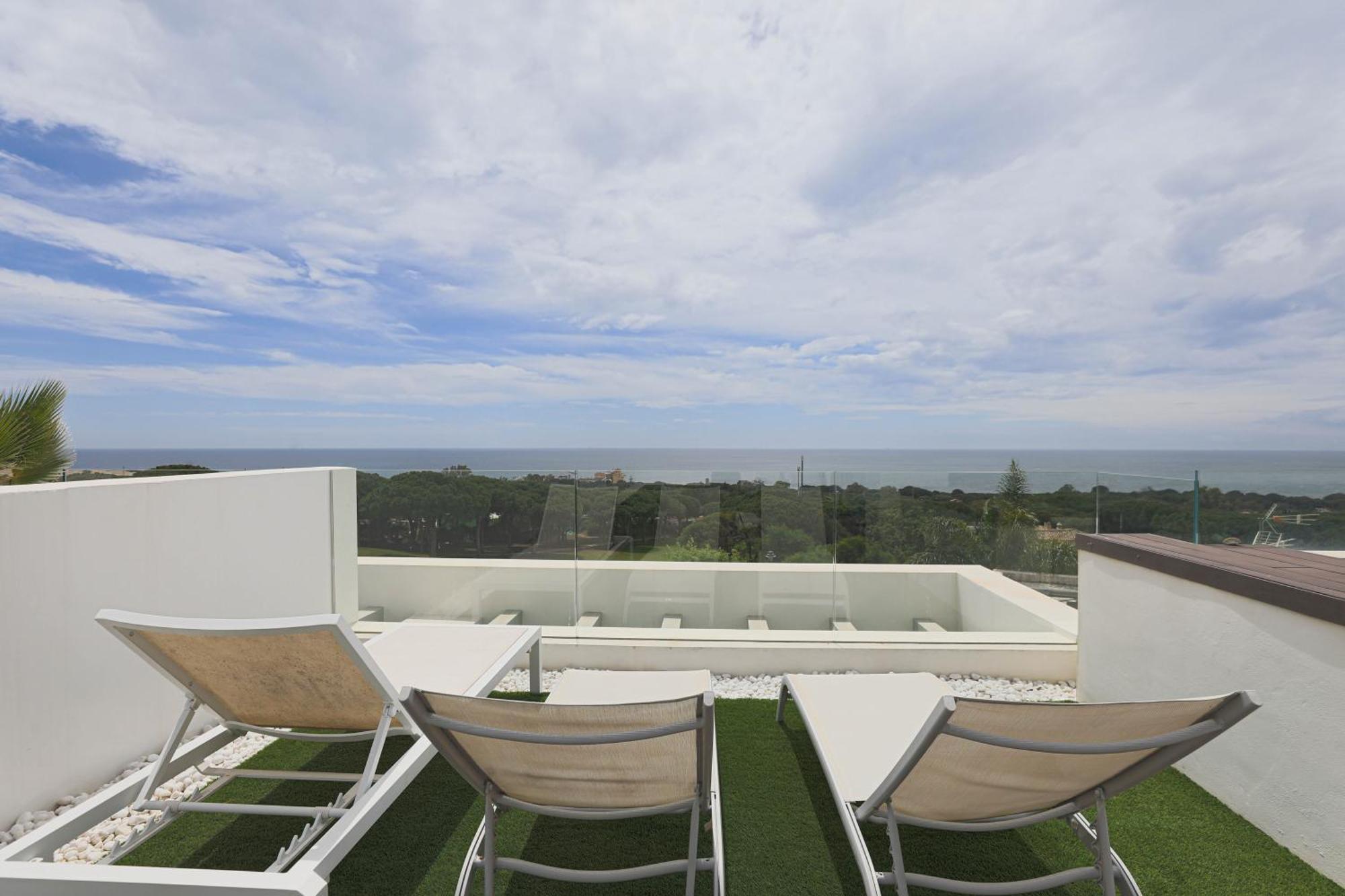 R14 Modern With Fantastic Sea Views Apartment