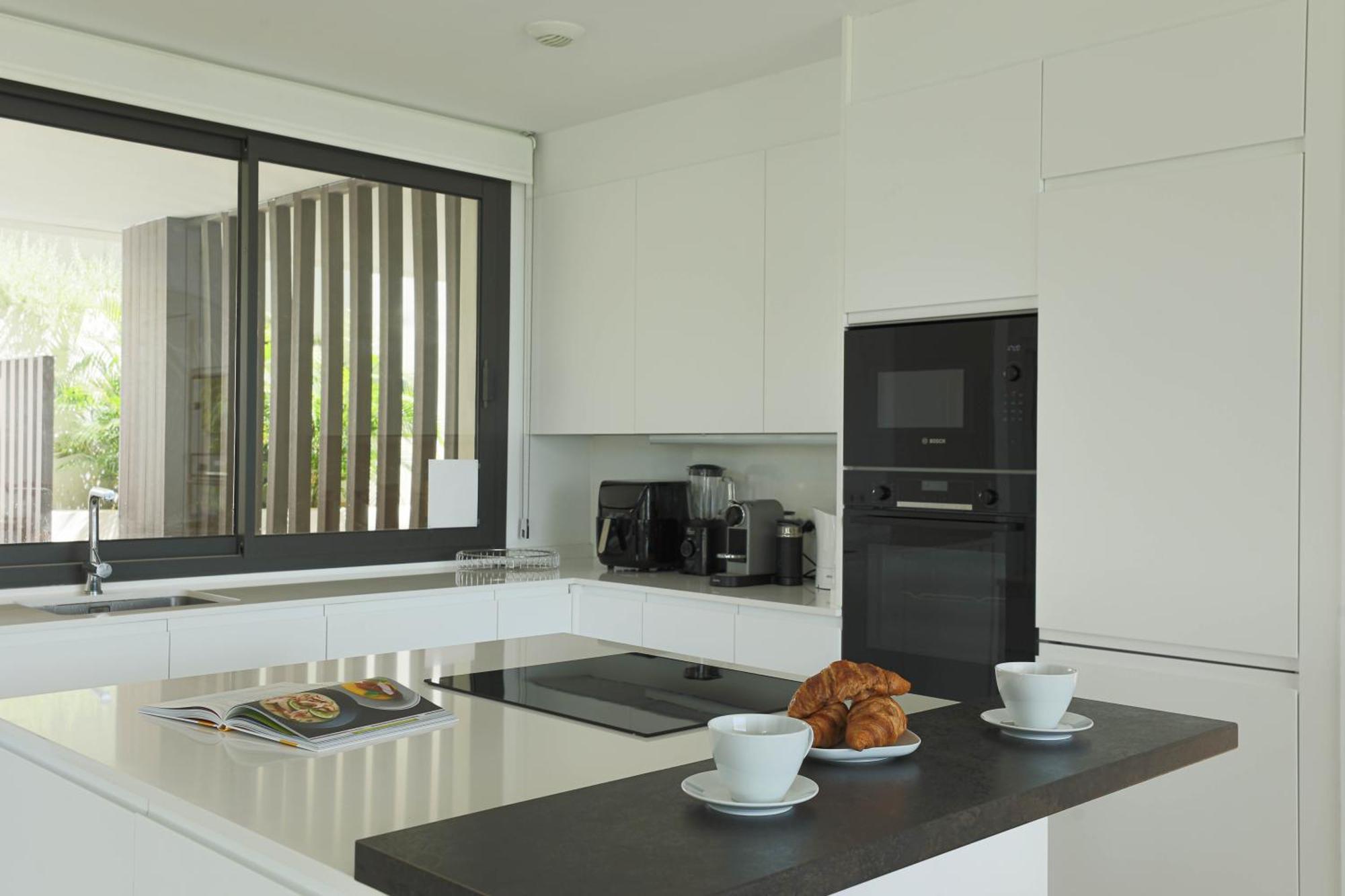 Apartment R14 Modern With Fantastic Sea Views *