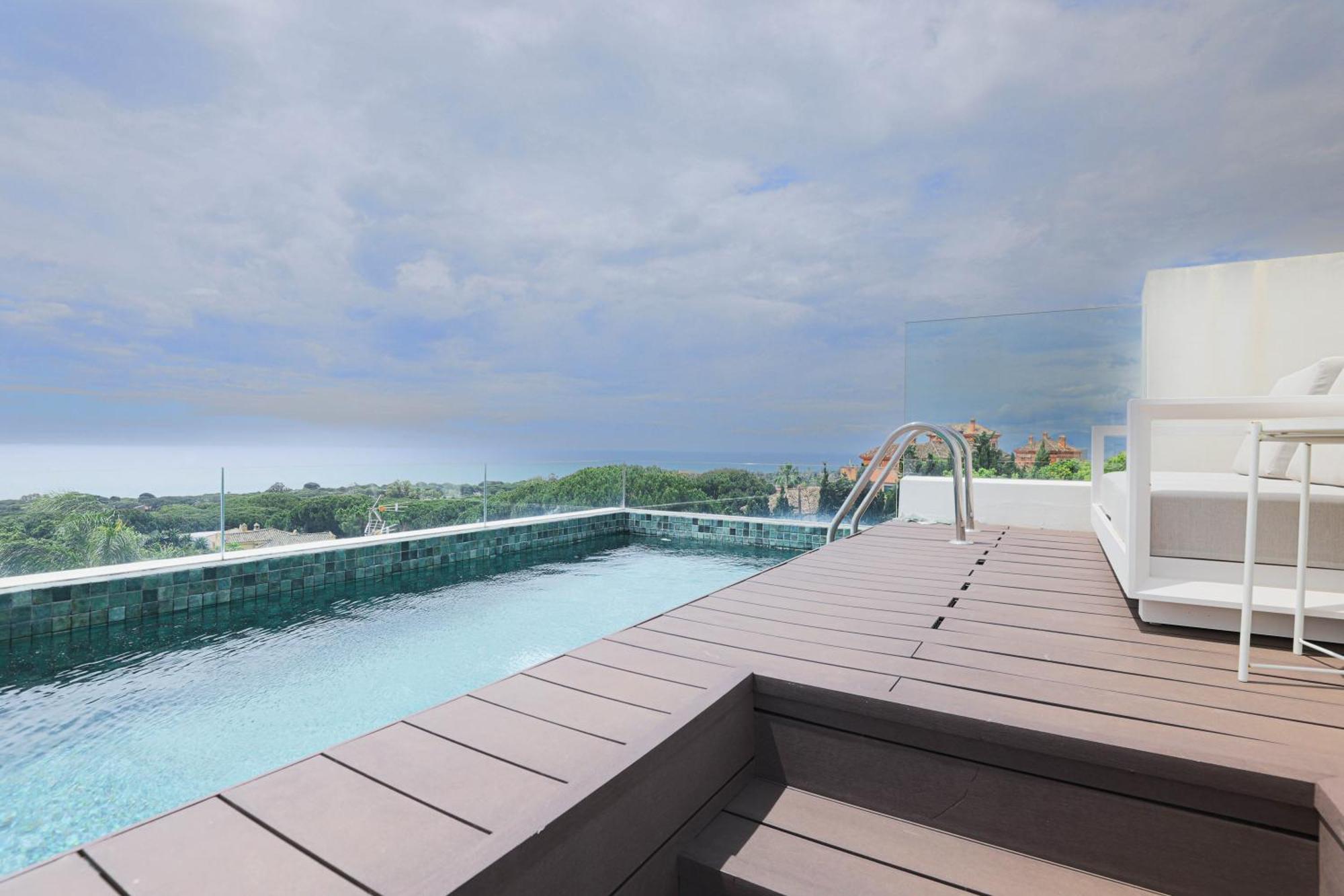 R14 Modern With Fantastic Sea Views
